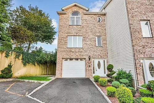 5 Hops Commons Ct Photo 1