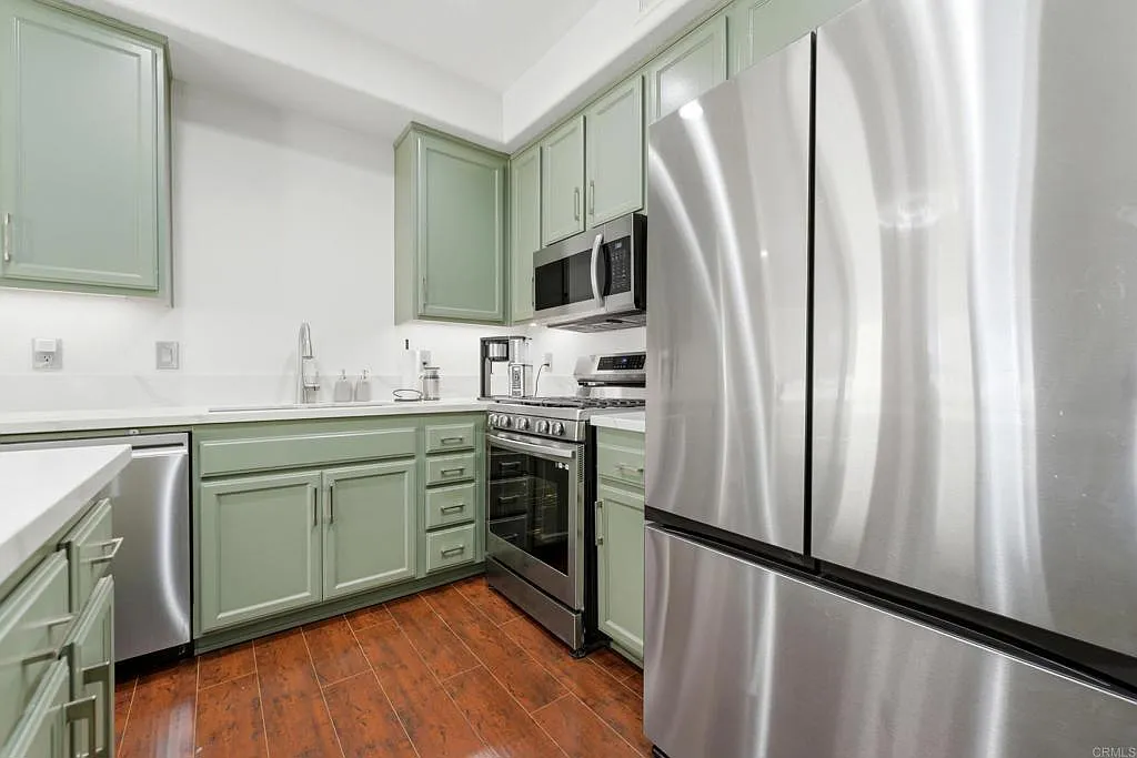 2 bed, 1371 sqft, $3,000 — Photo 4