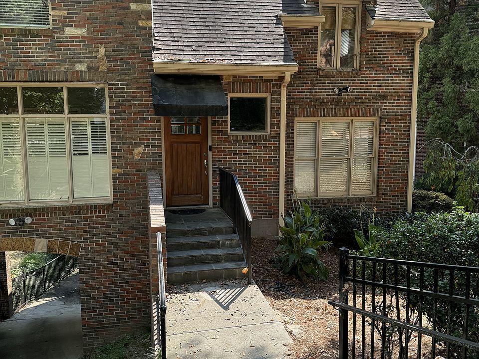 1st image of 369 Delmont Dr NE