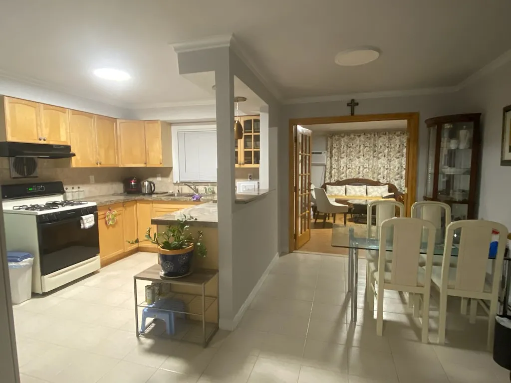 3 bed, 1.5 bath, $3,100 — Photo 4