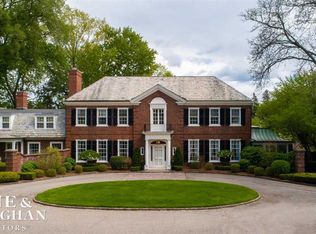 300 Provencal Rd, Grosse Pointe Farms, MI 48236