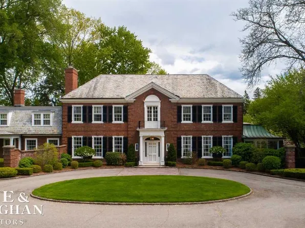 300 Provencal Rd, Grosse Pointe Farms, MI 48236
