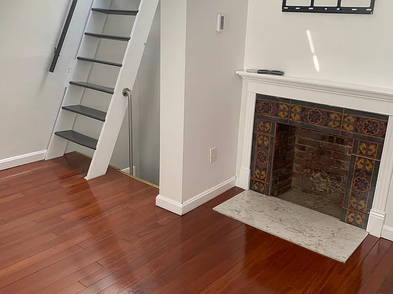 150 N Bread St — Photo 12