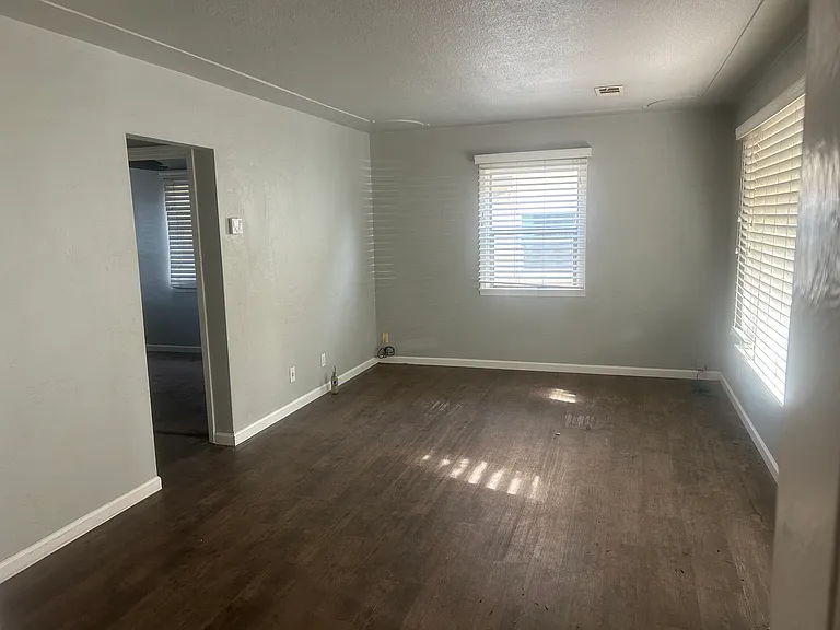2210 Concord Ln #1 — Photo 2