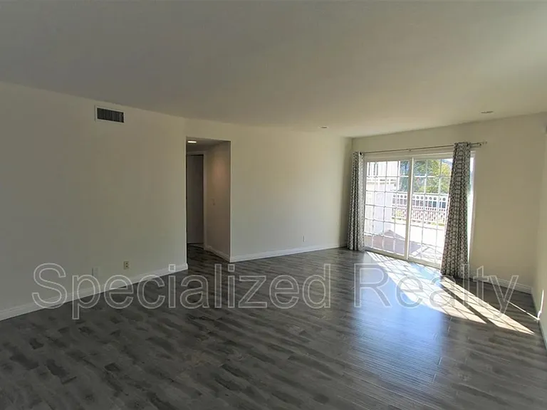 3694 Berwick Dr — Photo 10