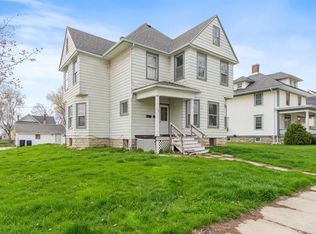 713 1st Ave, Vinton, IA 52349