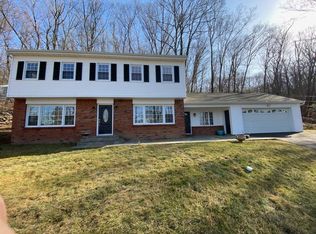 2 Oak Tree Dr, Cornwall, NY 12518