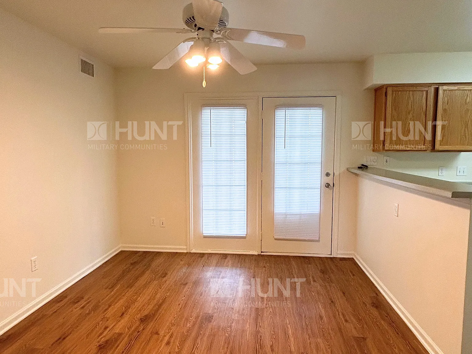 4 bed, 2.5 bath, 1963 sqft, $1,900 — Photo 3