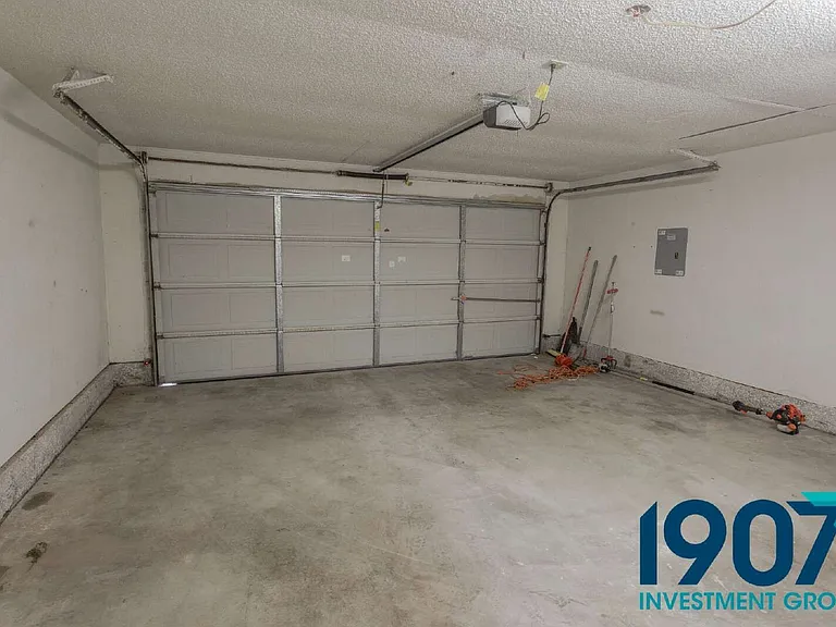 2102 Briarcliff Dr — Photo 26