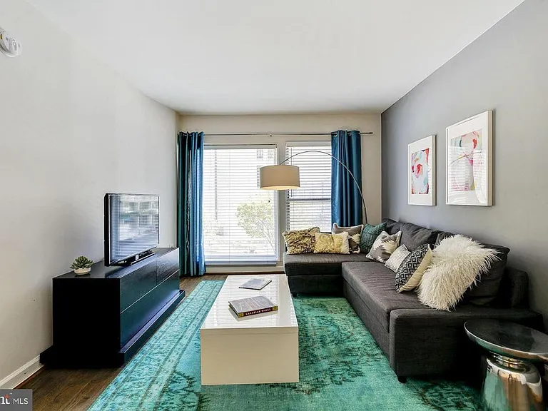 601 Pennsylvania Ave NW #211 — Photo 5