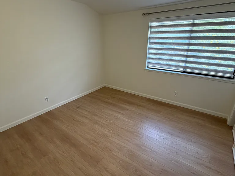 1343 W Norberry St — Photo 11