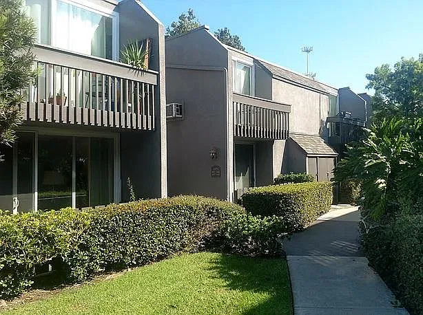 6333 Mount Ada Rd — Photo 1