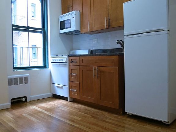 4th image of 516 E 79th St APT 3H