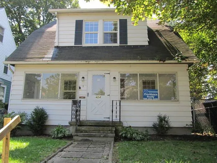 424 Palm Ave photo 1