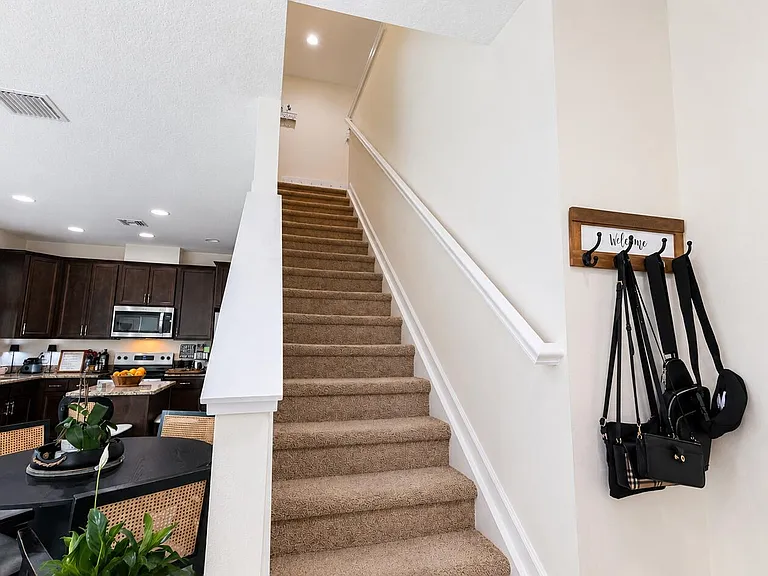 16454 Helix Ct — Photo 10