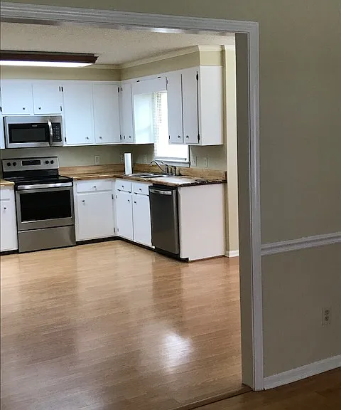 698 Florida Dr — Photo 12