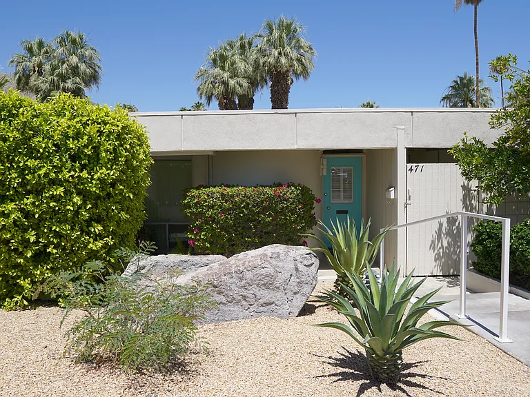 471 Sandpiper St — Photo 1