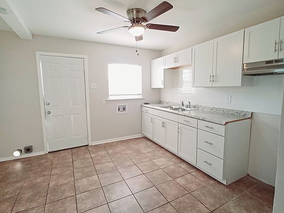 3rd image of 1208 E 23rd St APT B