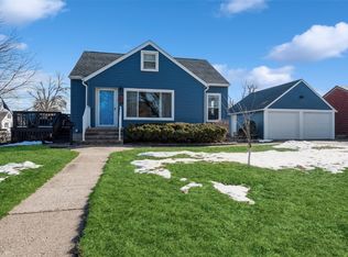 700 30th St SE, Cedar Rapids, IA 52403