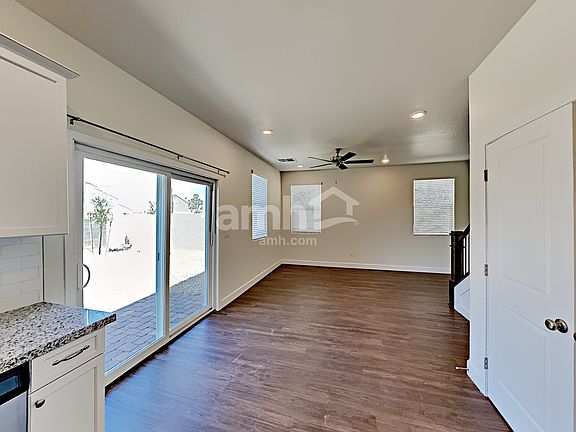 4th image of 1522 Garden Swing Ave