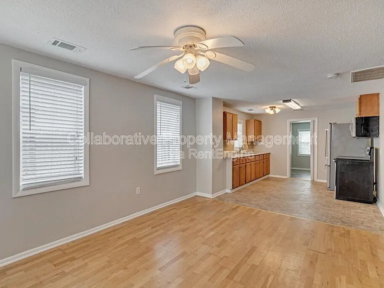 2025 Eppinger St — Photo 5