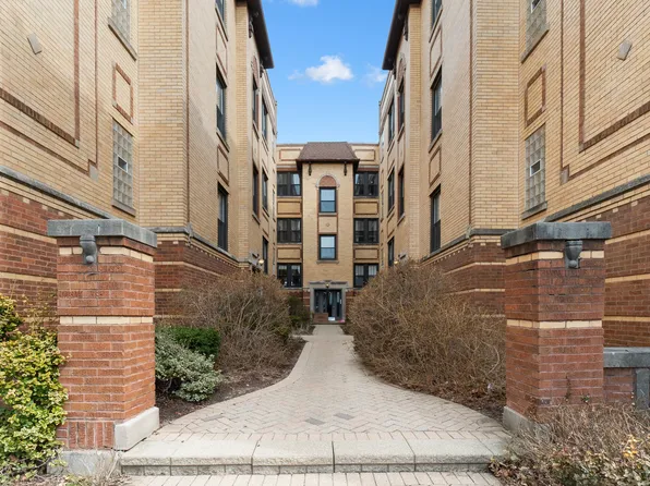 4333 N Troy St APT 3W, Chicago, IL 60618