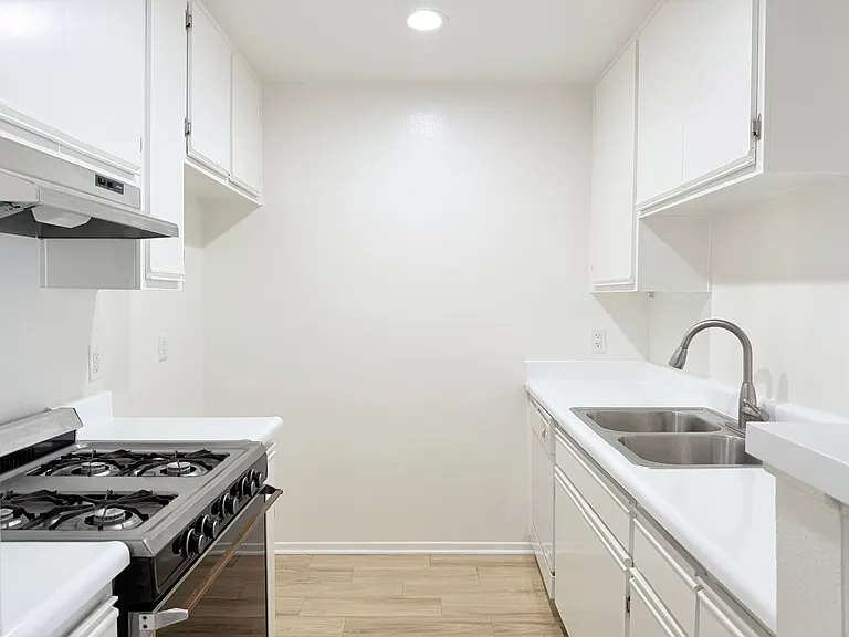 400 Westmoreland Apartments - Modern, approachable, city-living vibe — Photo 26