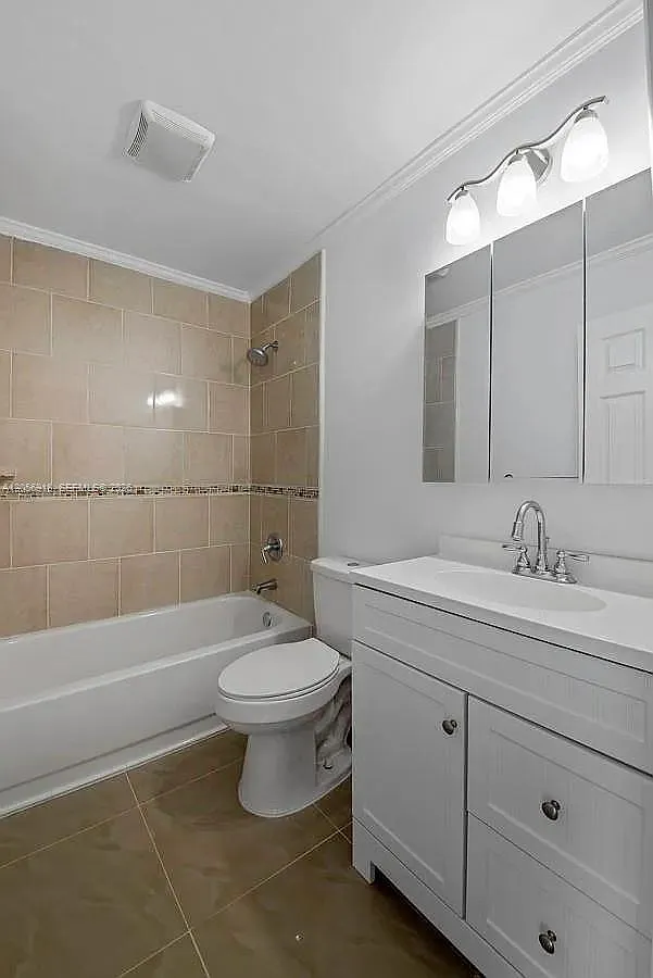 2 bed, 2.0 bath, $2,100 — Photo 4