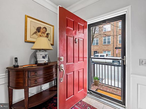3rd image of 1405 Benjamin St