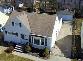 255 Brookfield Rd, Avon Lake, OH 44012