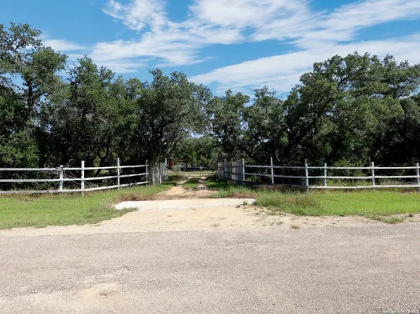 466 County Road 2471 LOT 98, Hondo, TX 78861