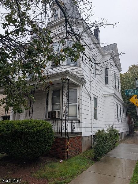 2nd image of 10 Davis Ave