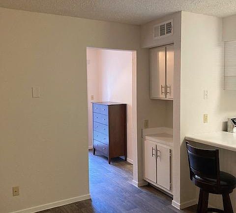 4th image of 6010 N Lamar Blvd