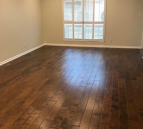 Spacious living room
