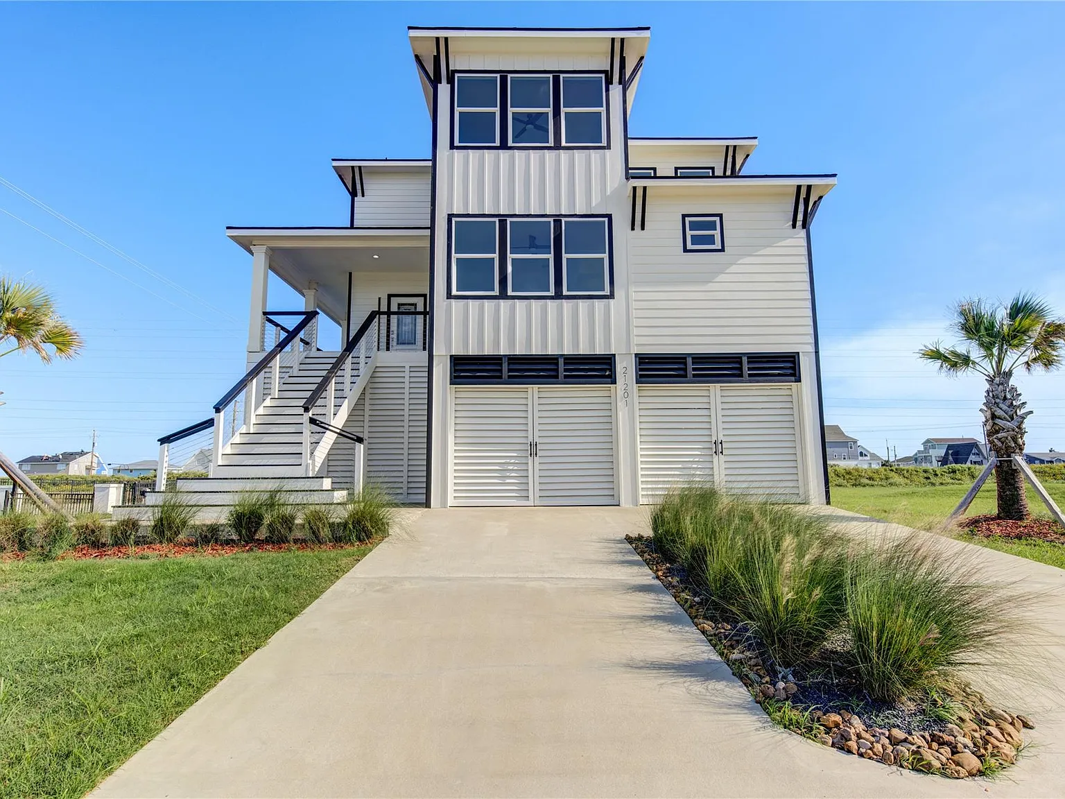6 bed, 4.5 bath, 3244 sqft, $6,000 — Photo 2