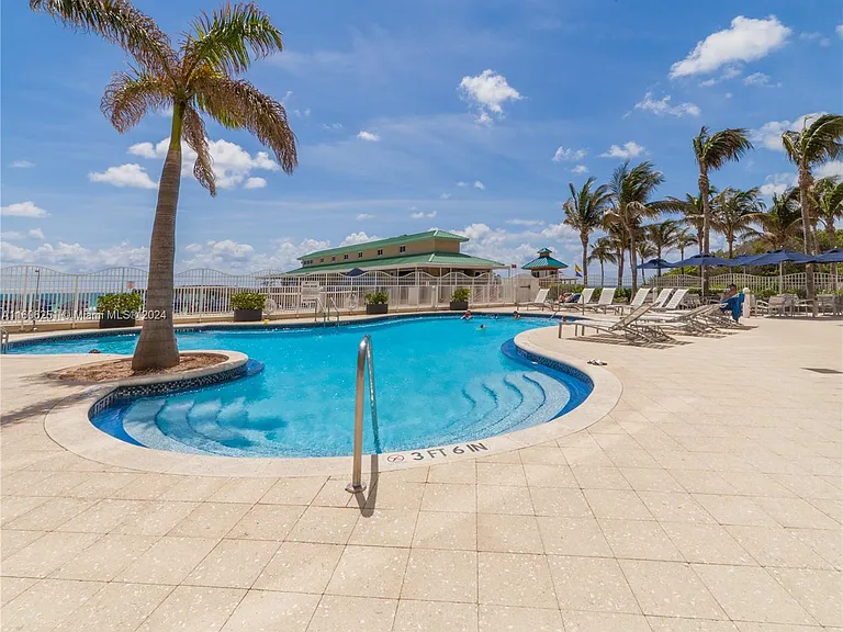 16699 Collins Ave #3707 — Photo 8