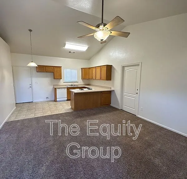 2423 W Sunnyside Ave — Photo 3
