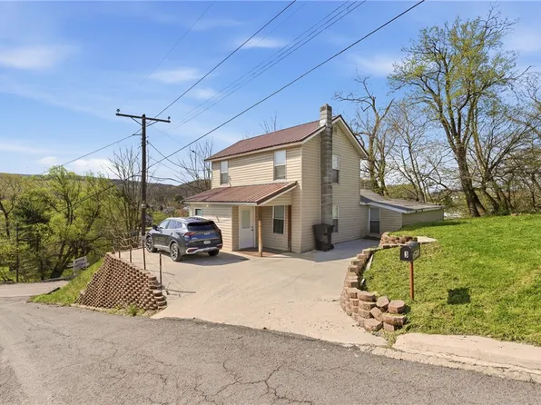 3 Chestnut St, Meyersdale, PA 15552