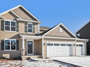 1696 Ridgeview Cir, Port Washington, WI 53074