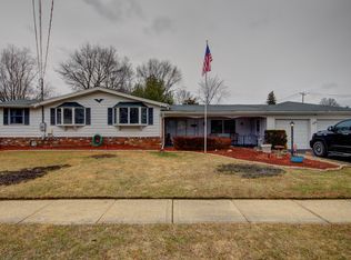 19 Sharon Ln, Deer Park, NY 11729