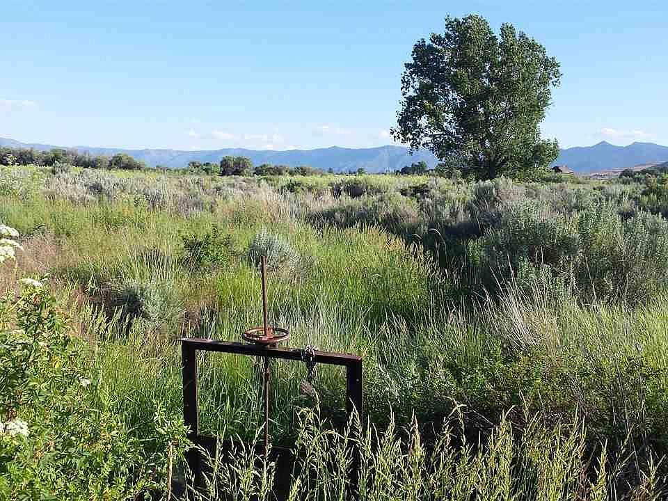 1st image of 720-805 E Highway 395
