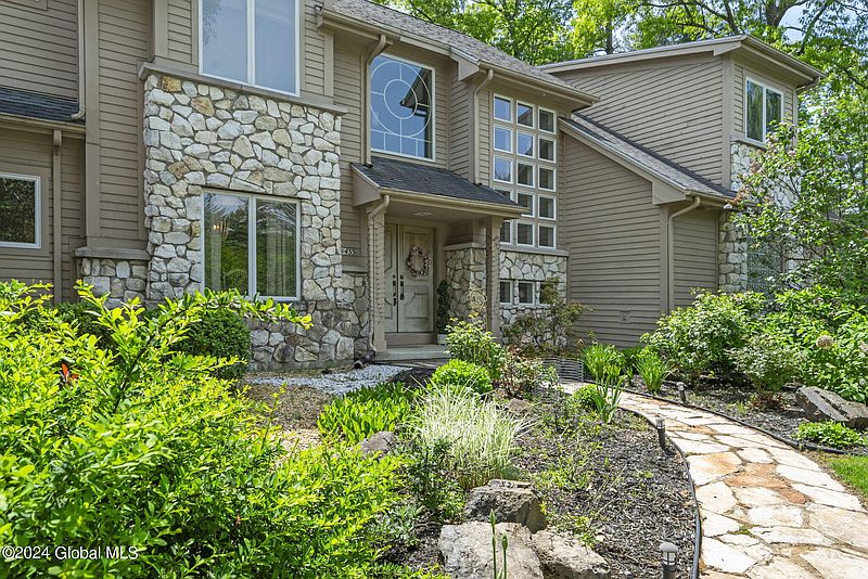 4th image of 433 Ridgehill Road