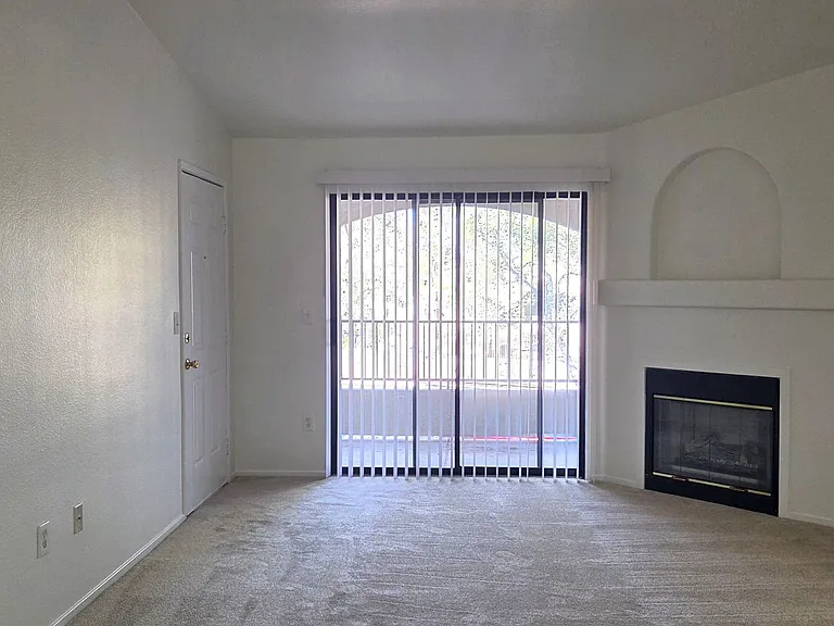 950 Ven Mls #523 — Photo 6
