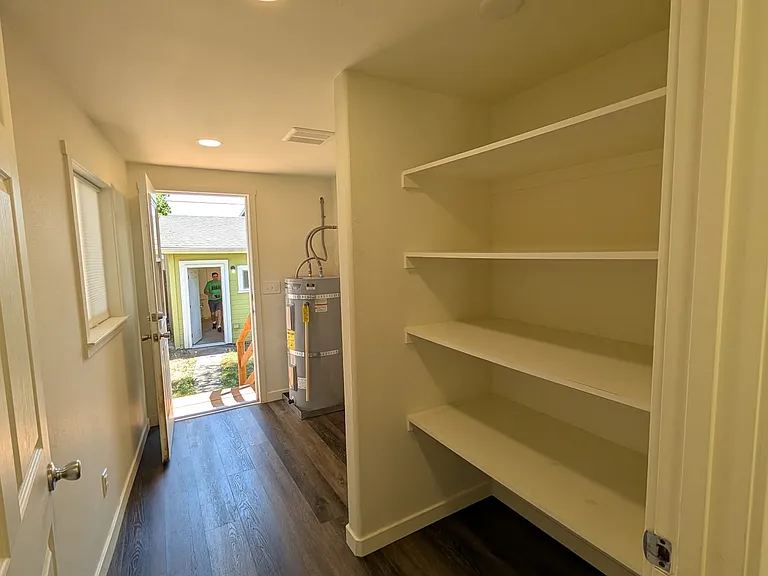 630 21st Ave — Photo 13