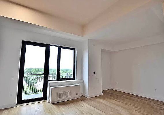 2nd image of 1825 Ocean Ave #2I
