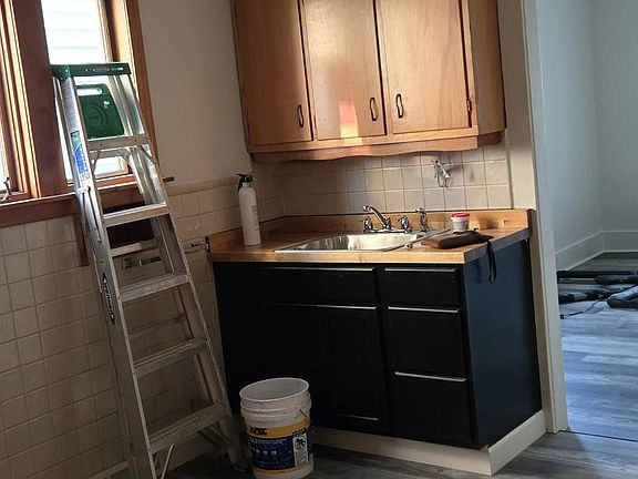 3rd image of 452 E 2nd St #1