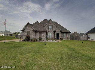 2128 Watson Place Cv, Nesbit, MS 38651