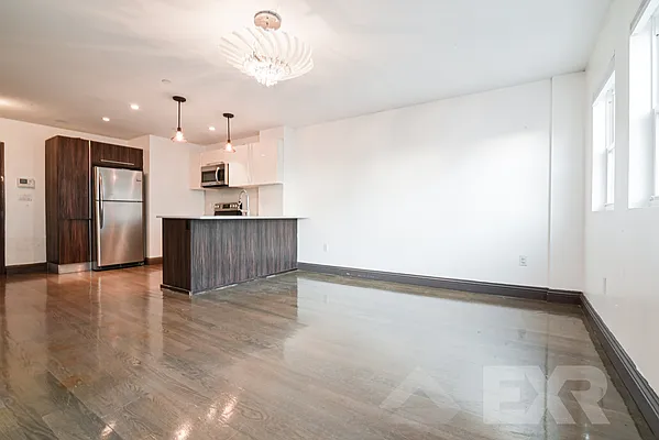 Rented by EXR | media 21