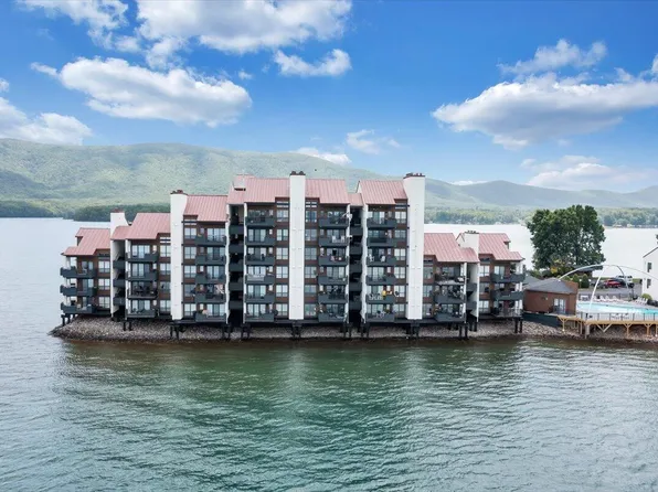 6605 Smith Mountain Rd #229, Penhook, VA 24137