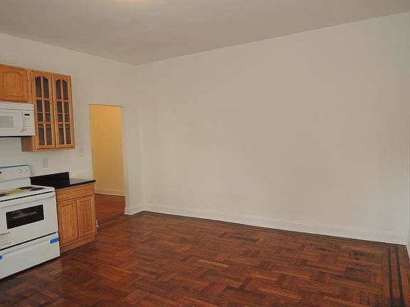 4th image of 89 Crooke Ave APT 6H